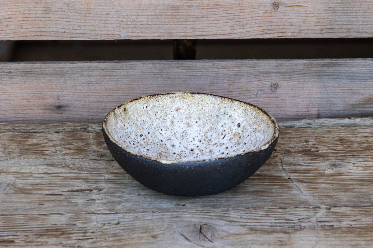 Materia - Stoneware ceramic rustic bowl