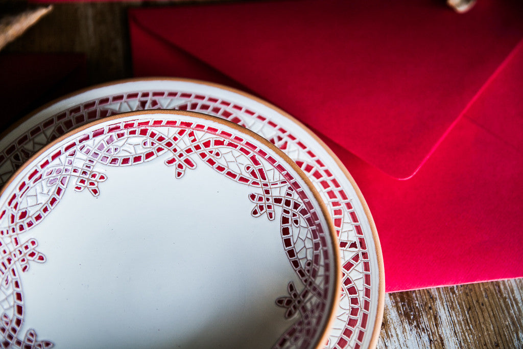 Red and deals white crockery set